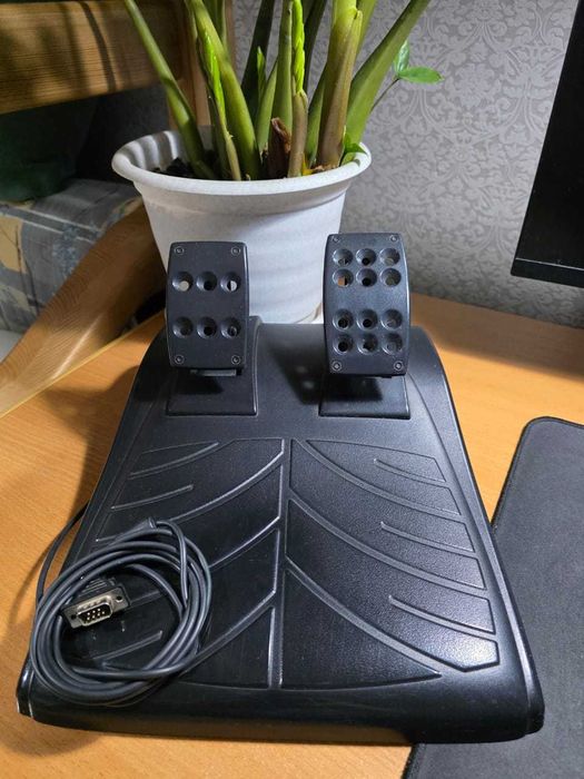 Руль logitech driving force gt