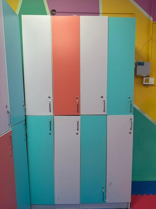 Продаются шкафы для верхней одежды