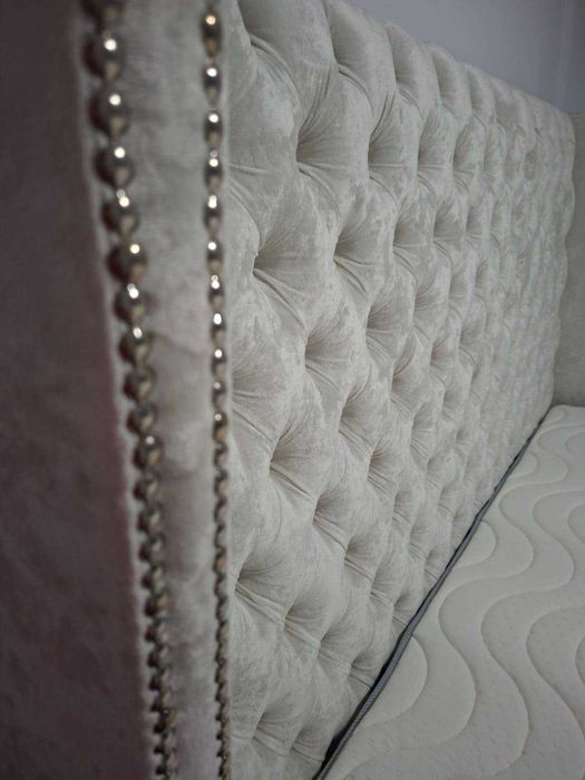 PAT CHESTERFIELD tapitat, la comanda