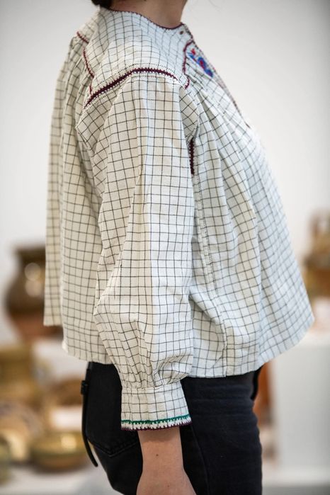 Ie/costum traditional/popular/cămașă veche populară