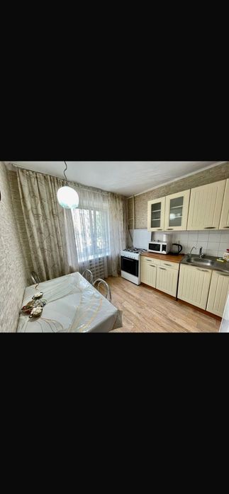 2 комнатная посуточно, Революция