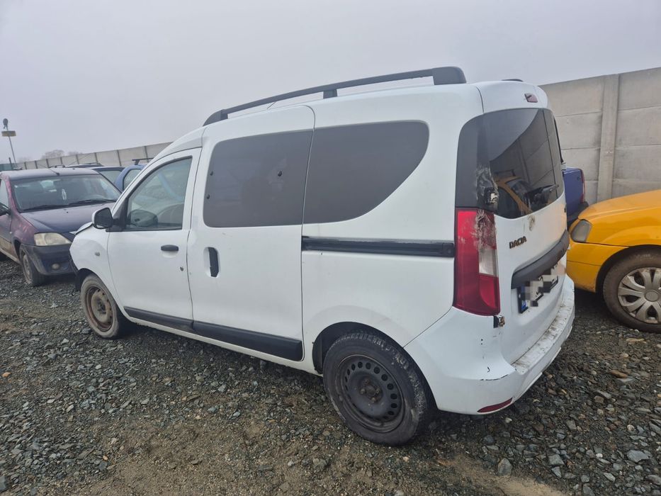 Dezmembrez Dacia Dokker 1.5 euro 5