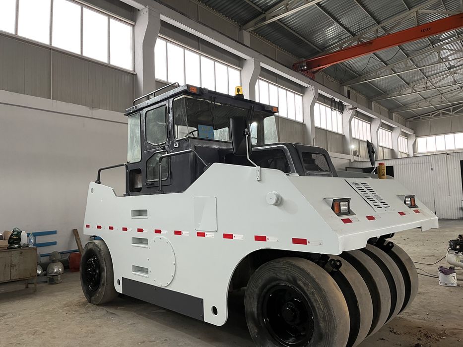 Каток в аренду.