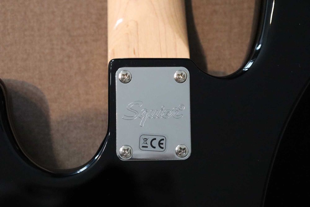 Bass - Fender Squier Paranormal Jazz Bass '54 Gold Anodized Pickguard