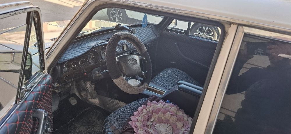 Jiguli Vaz 2106 rangi oq