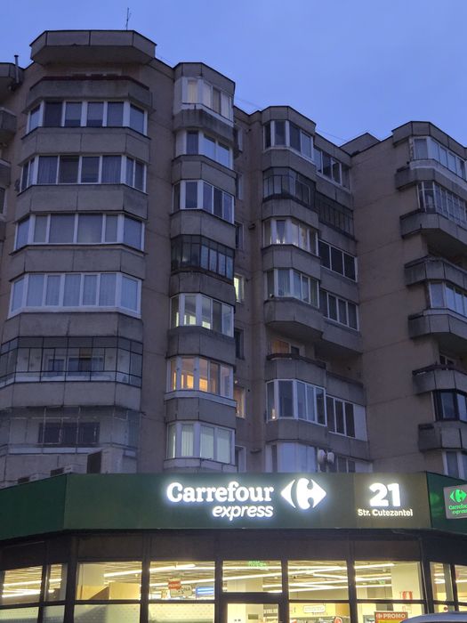 De închiriat garzonieră