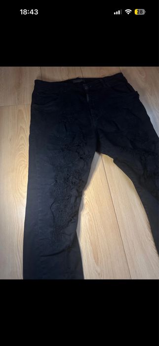 Blugi negri model ripped