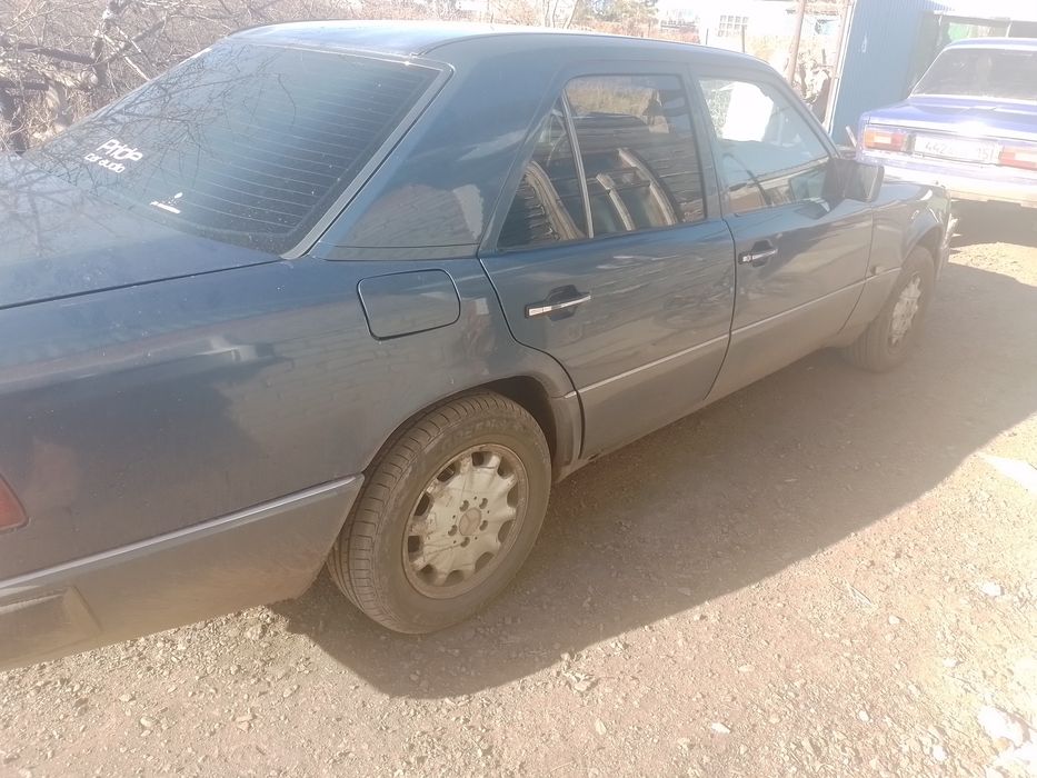 Продам Мерседес 124