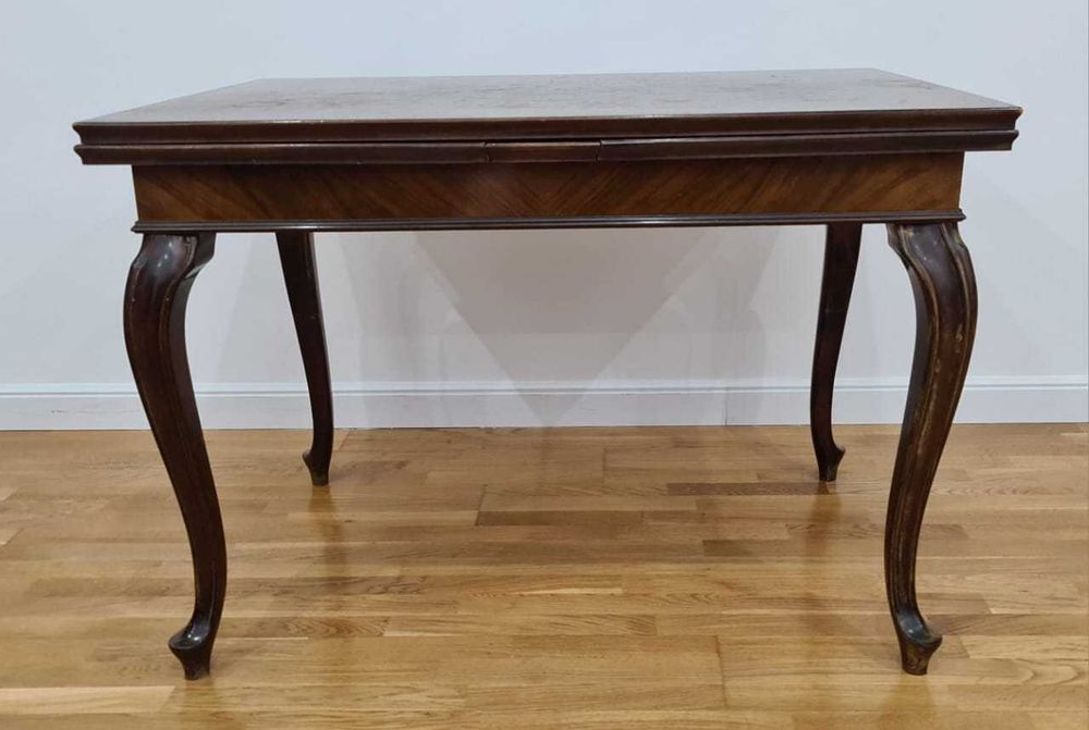 Раритетный стол со стульями