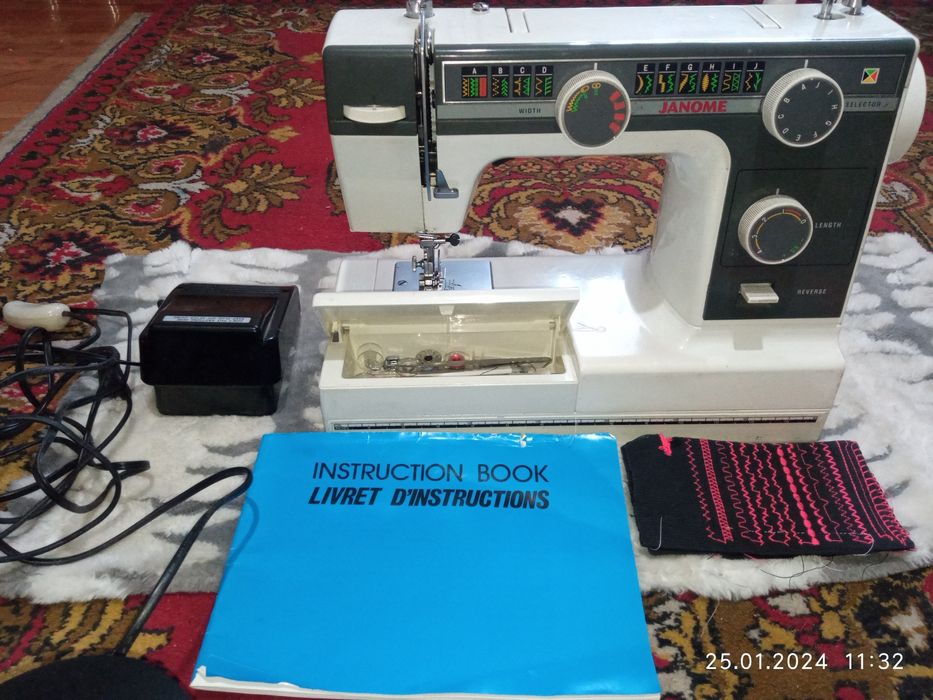 Продам швейную машинку