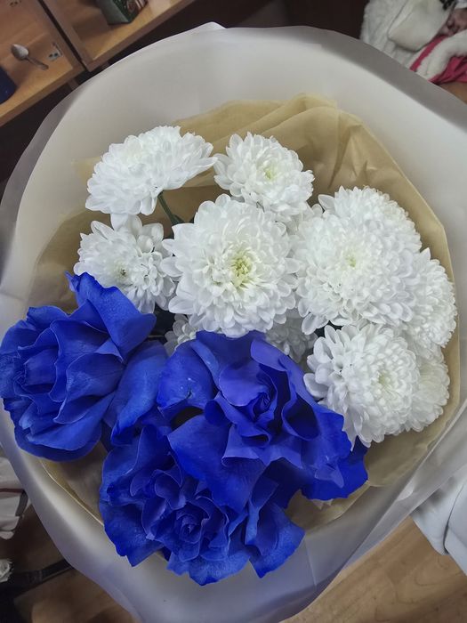 Красивый букет продоётся за 5000 мың теңге