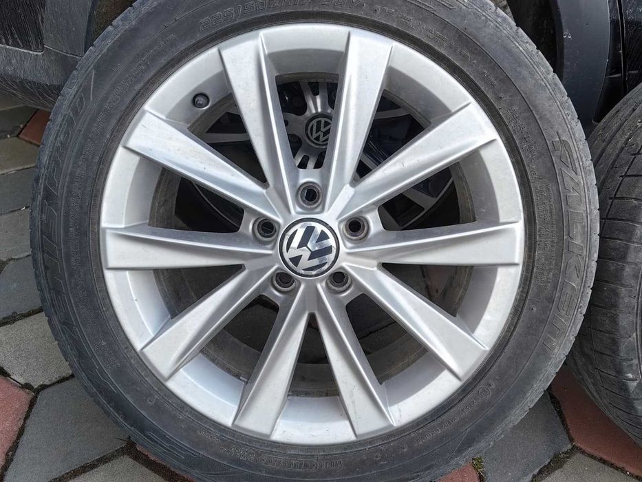 Jante originale 17” VW - 7JX17H2 ET42 ”Valley” [DIAMOND SILVER]