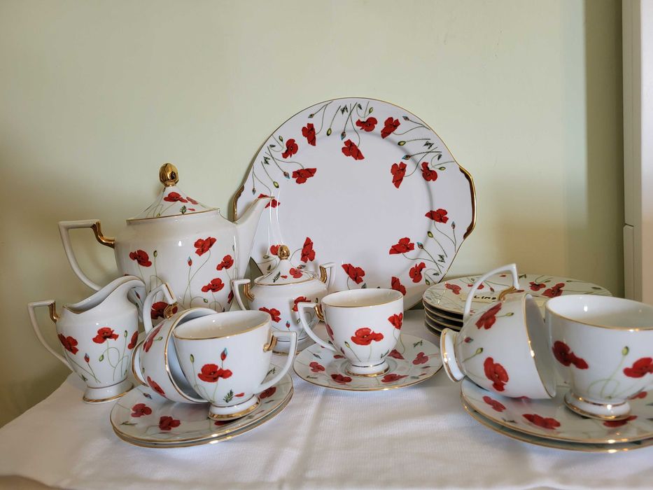 Set vintage porcelaine ceai/cafea aurit  hand paint Limoges Franta