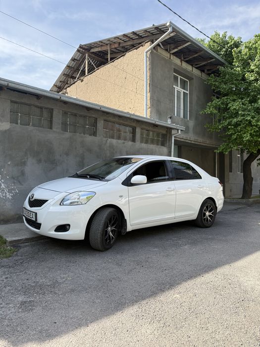 Toyota Yaris 2012 — 2