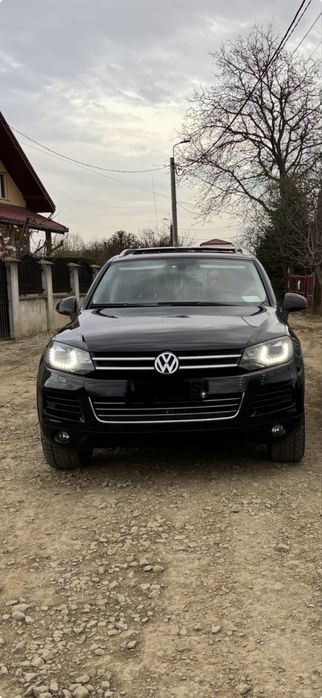 VOLKSWAGEN Touareg