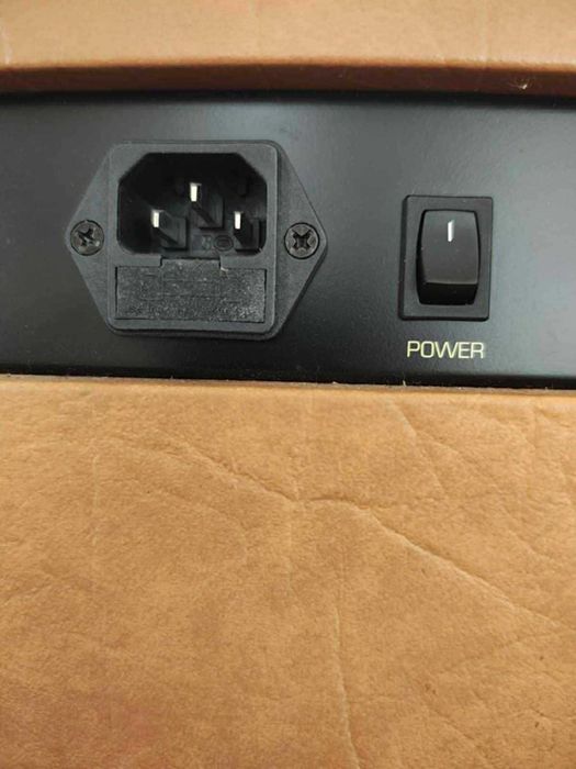 Усилвател с два микрофона