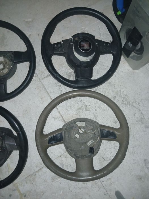 Vând 4 bucati volane vw,Audi,Ford,seat