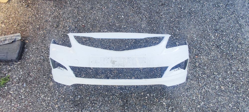 Продам бампер Хундай акцент