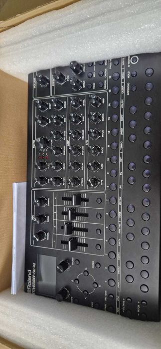 Roland Sh4d Sintetizator / Drum machine Synth