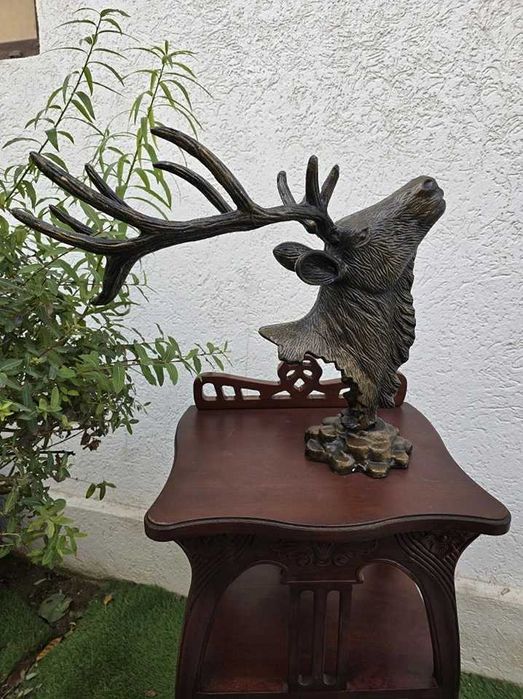 Cap de cerb din aluminiu .