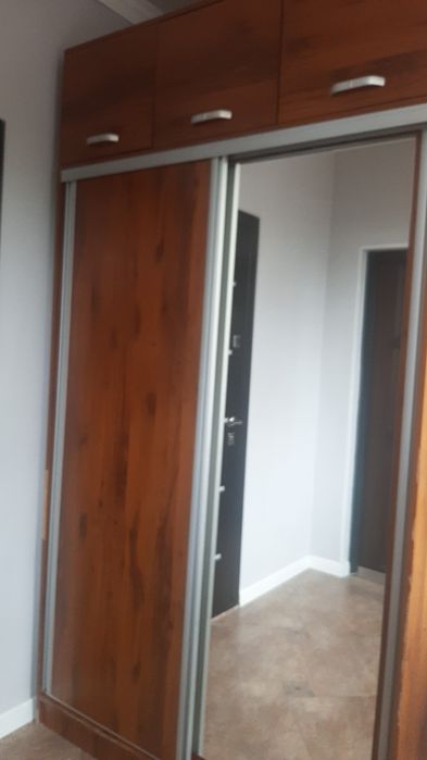 Продам шкаф , люстру,компьютерный стол