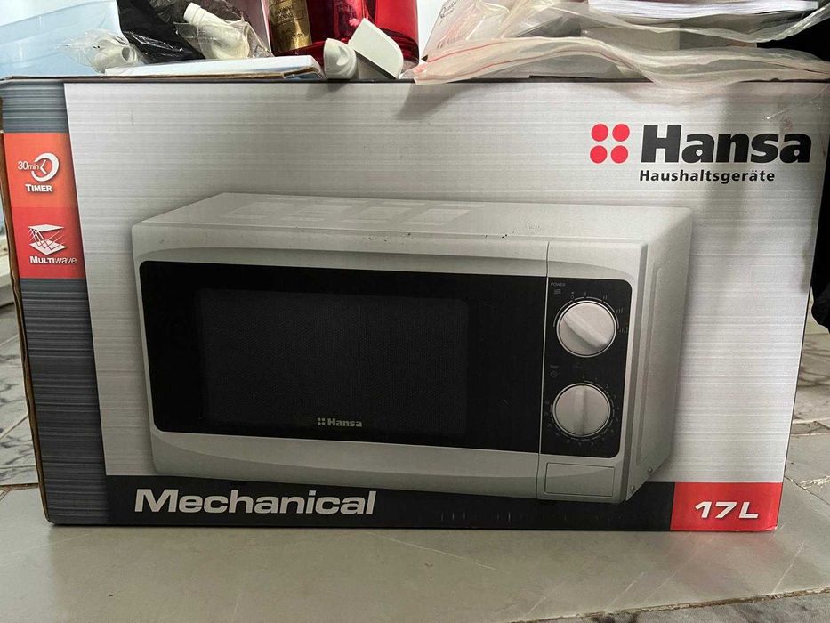Cuptor cu microunde Hansa