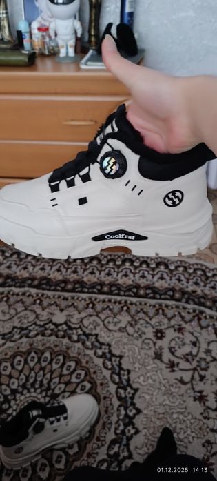 Продам кросовки мужские