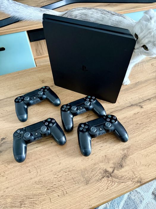 Playstation 4 Slim
