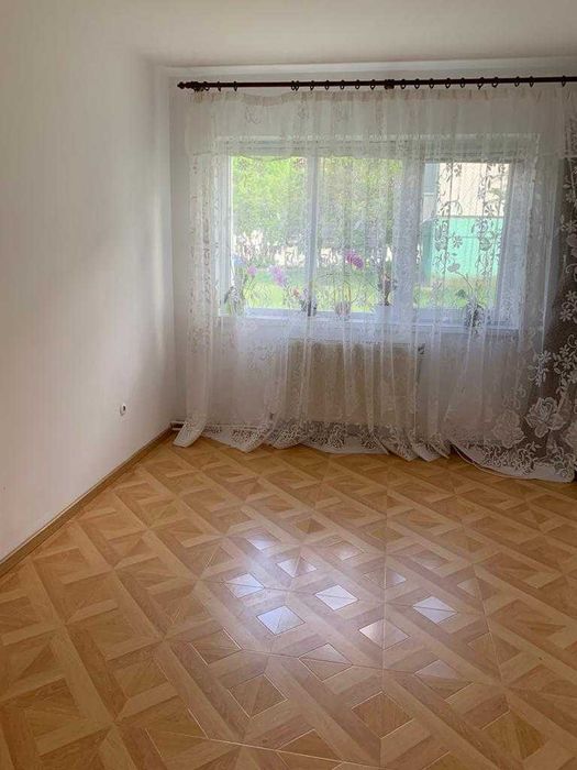 Vanzare apartament 3 camere