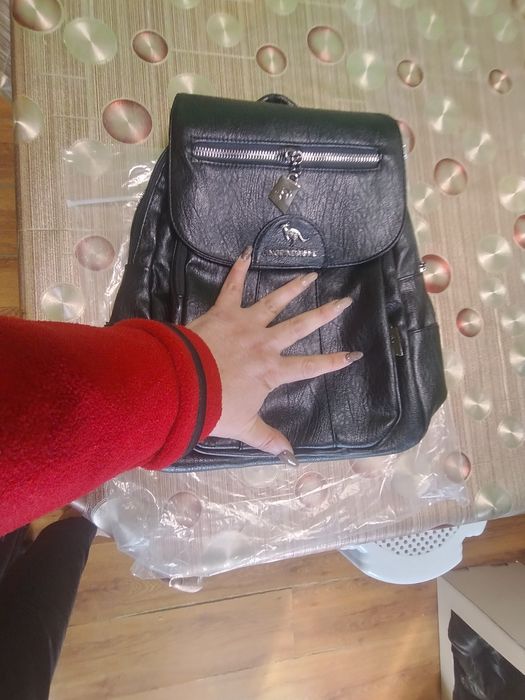 Дамска кожена раница