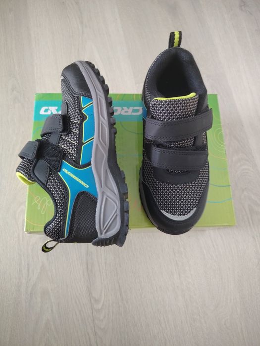 Încălțăminte treking Sportisimo măsură 32