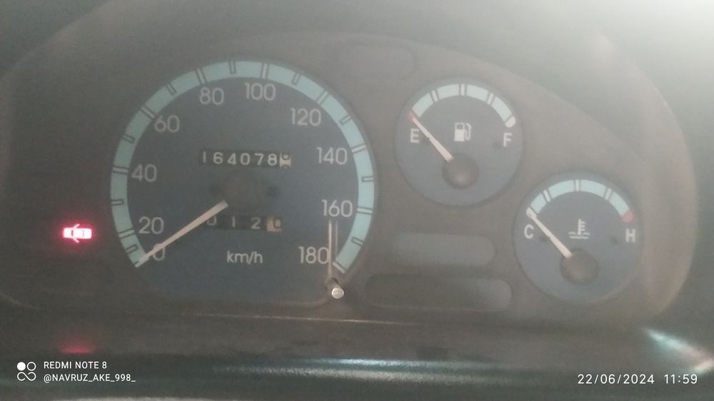 Matiz 2013 yil benzin gaz mashina minasiz haydaysiz yurib turgan