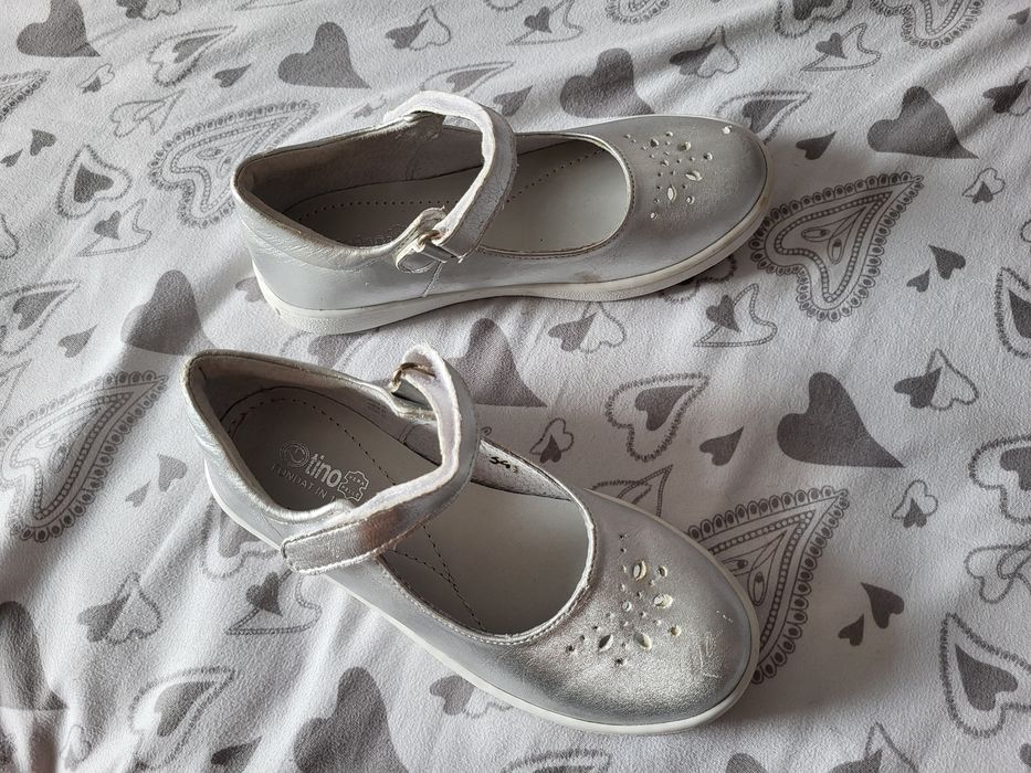 De vanzare pantofi nr 34