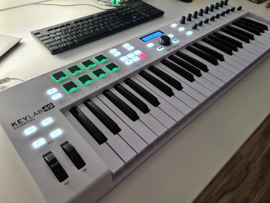 Arturia KeyLab Essential 49 mk3 Миди клавиатура