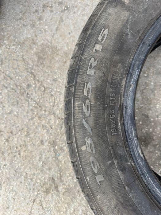 2 броя летни гуми Pirelli 195/65 R15 Dot 0722 ном 401
