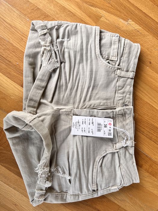 Pantaloni scurti RESERVED, marimea M (38)