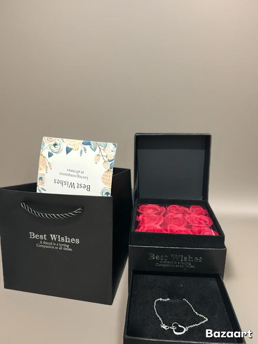 Шкатулка  с серебрянным кулоном