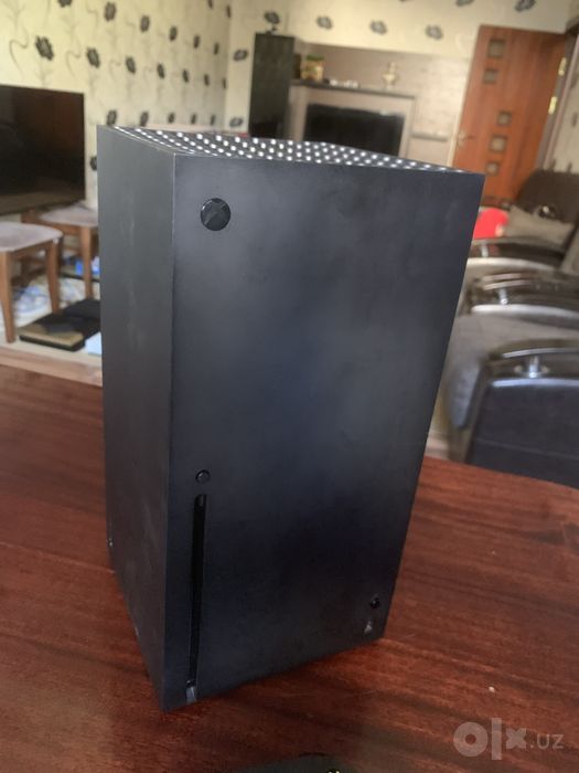 Xbox series X 1tb. 1 ta gamepad ideal.