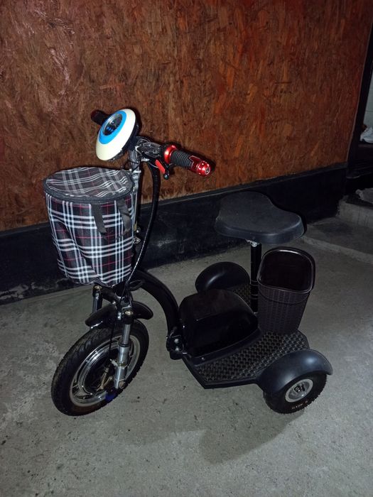 Продам б/у электросамокат