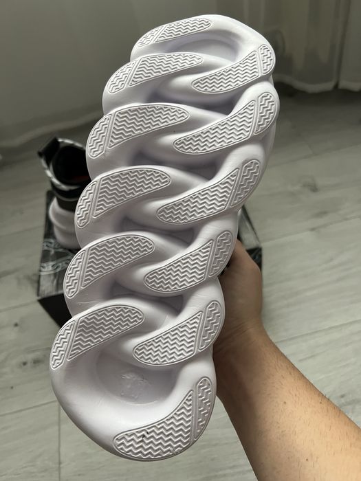 Versace Chain Reaction Black/ White 43