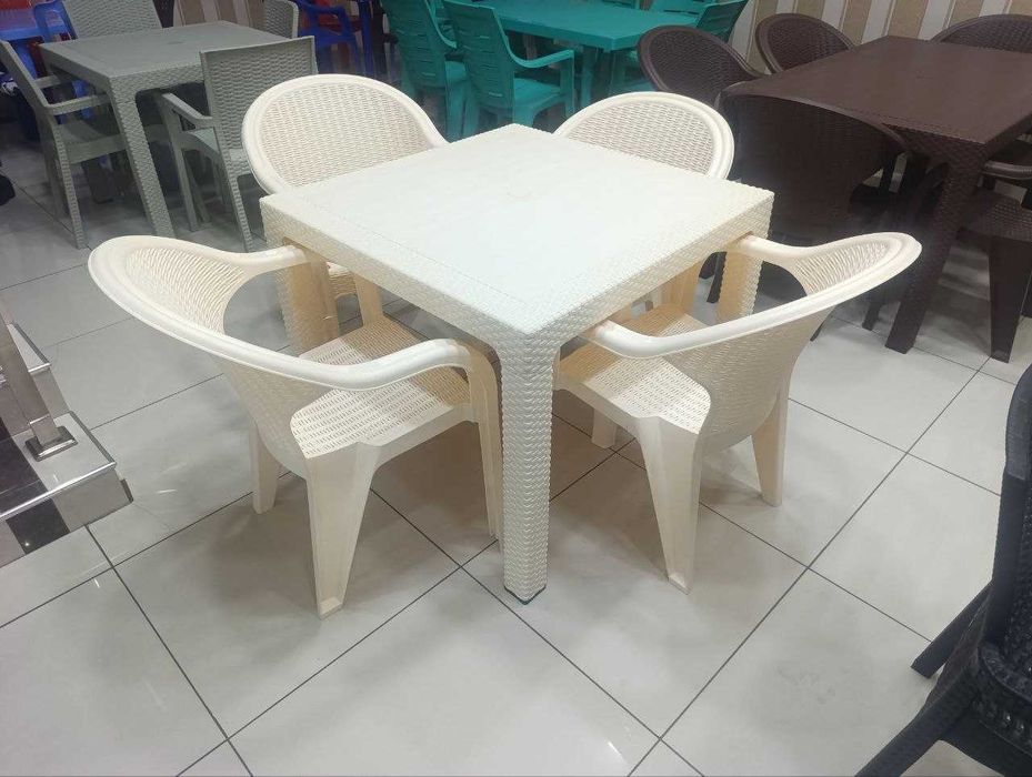 Комплект плетеной садовой мебели 4-местный (1 стол + 4 стула)