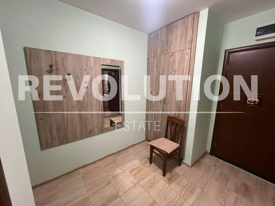 Тристаен апартамент в района на к.к Златни Пясъци!