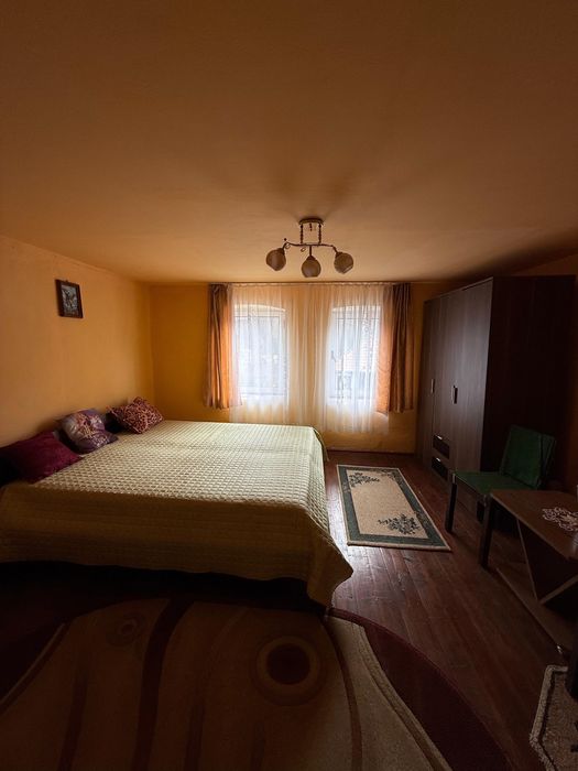 Casă, teren intravilan 1800mp, anexe, acoperiș nou