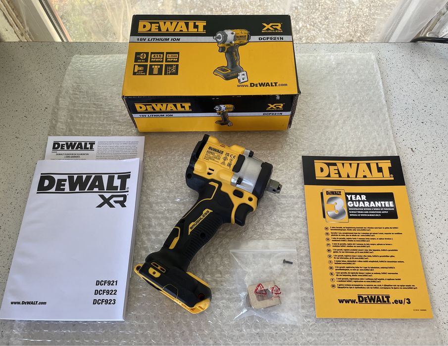 DeWALT DCF 921 XR Masina De Insurubat Cu Impact, Cu Patrat De 1/2,  Original Nou !