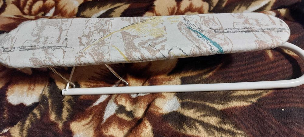 Suport călcat mâneci