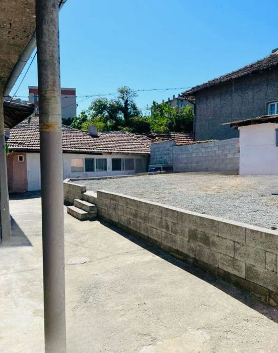 Продава се Къща в Омуртаг - 414 кв.м за 152 €/кв.м - Снимка #19