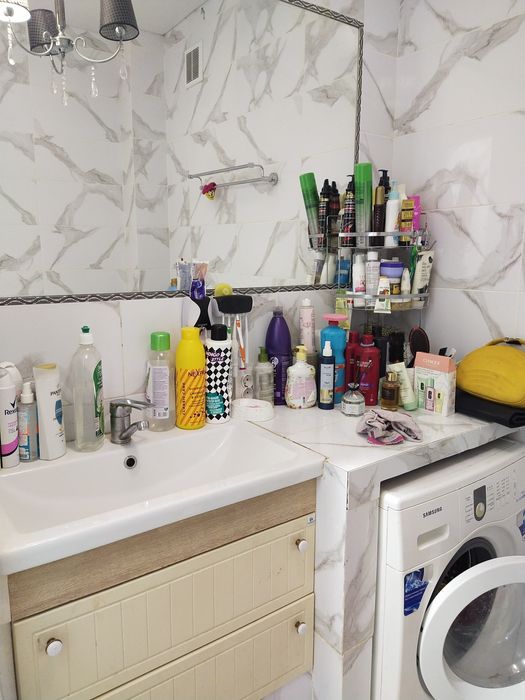 Продам квартиру Шахтеров 52 а