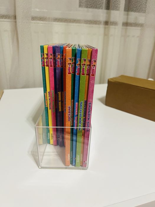 Suport plastic perete pt carti