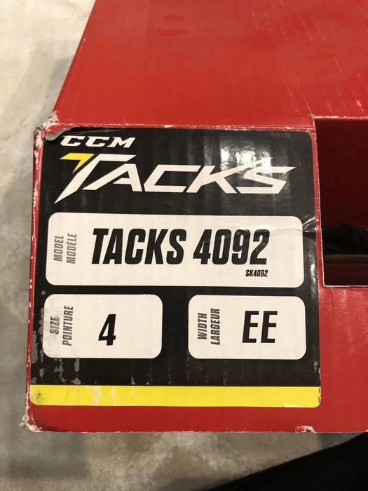 Коньки хоккейные