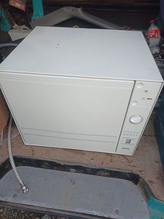 Mașină de spălat vase Bosch compactă